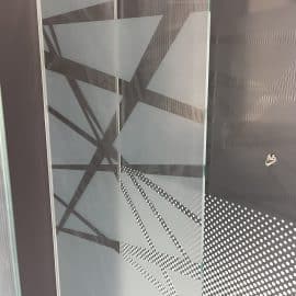 حاجز زجاجي 6 مم سيكريت مثلج (فريم كروم+ زراع تثبيت كروم) صد الصدأ 80 سم * 190 سم