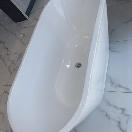 بانيو كلاسيك بيضاوي 150 * 70 سم