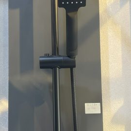 مسطرة اسود مطري