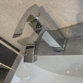 خلاط مغسلة اوركيد